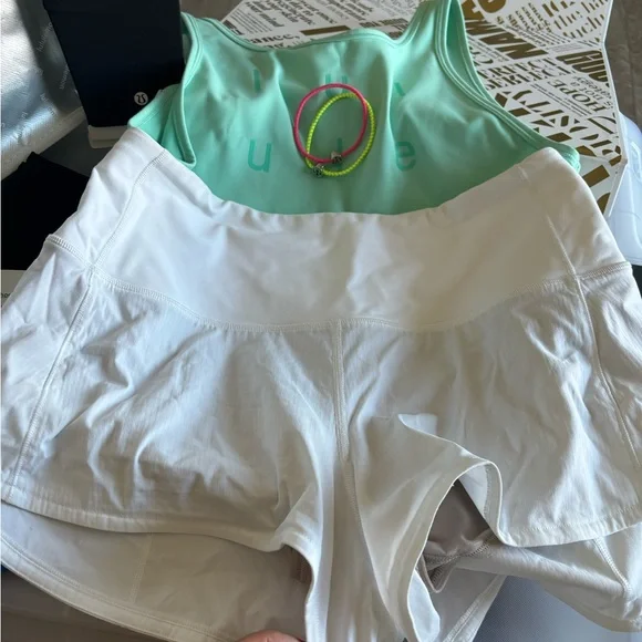 Lululemon bundle 8 pieces 2 shorts 2 sports bra/ top/card holder etc 🔥🔥🔥🔥🔥
